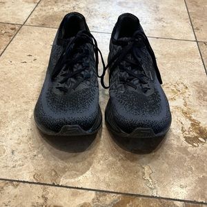 Brooks bedlam running shoes. 9.5